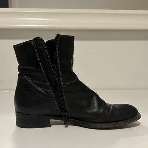 STUART WEITZMAN/RON WHITE DESIGNER ANKLE BOOT
